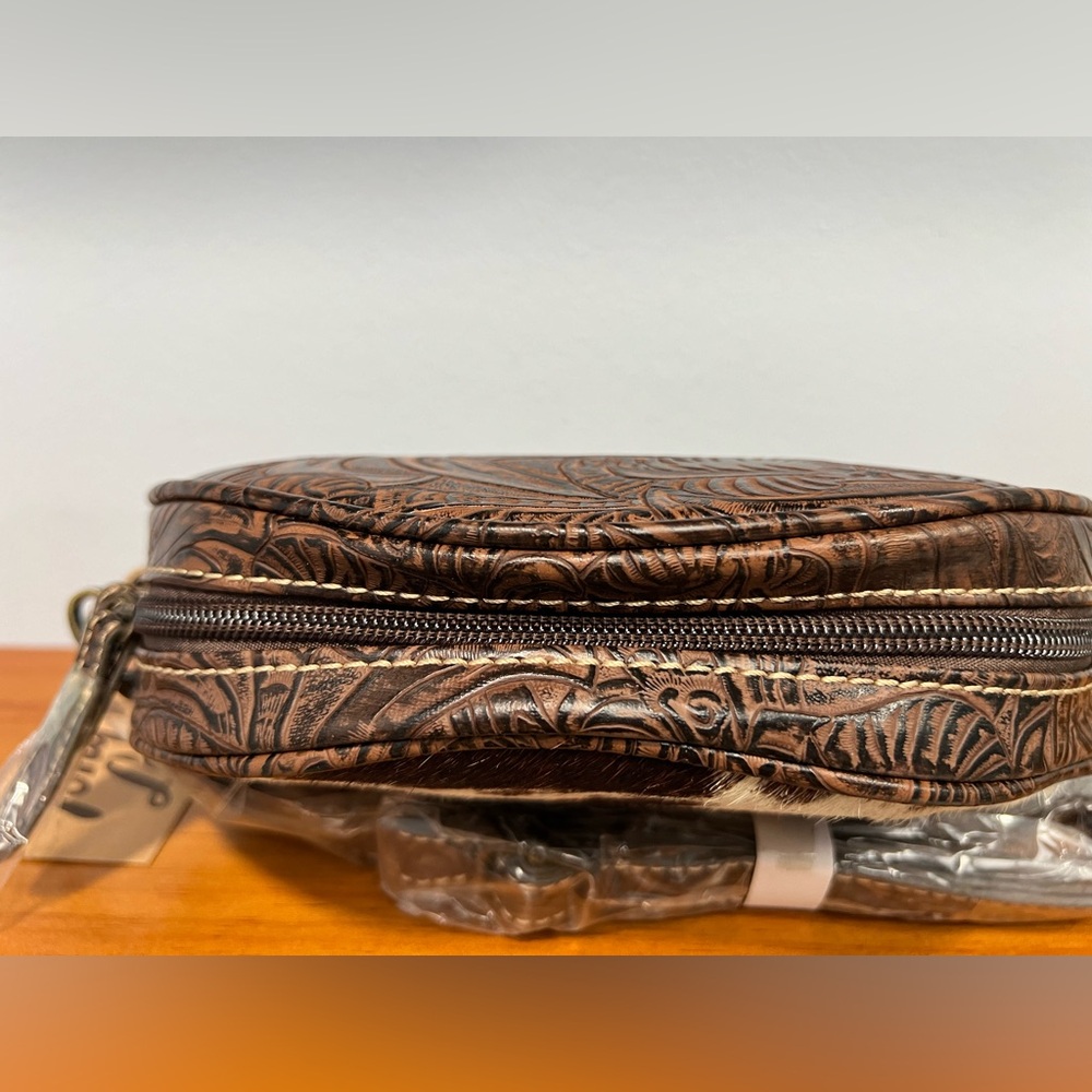 TONY LAMA NWT Genuine Cowhide Embossed Leather Tooled Accents Crossbody Bag NEW - Picture 7 of 13